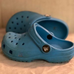 crocs